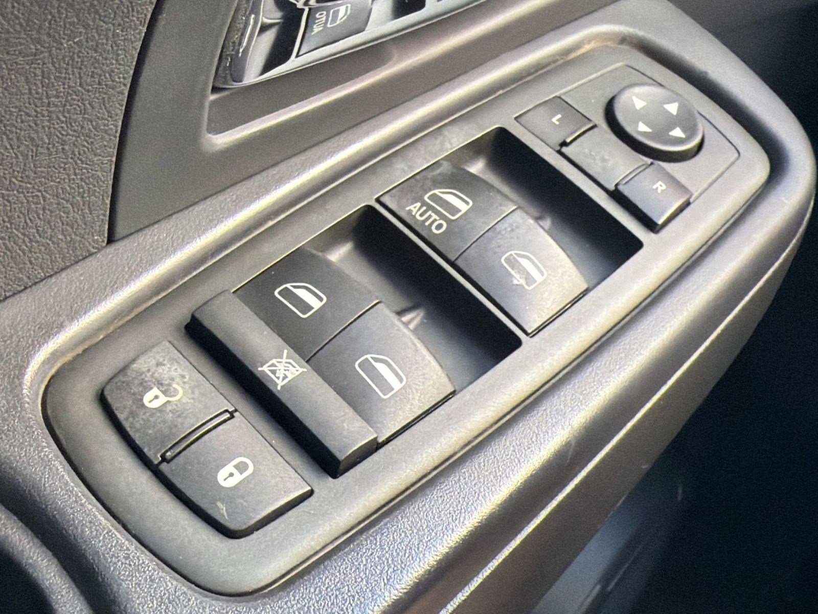 Used 2011 Jeep Liberty Sport image 25