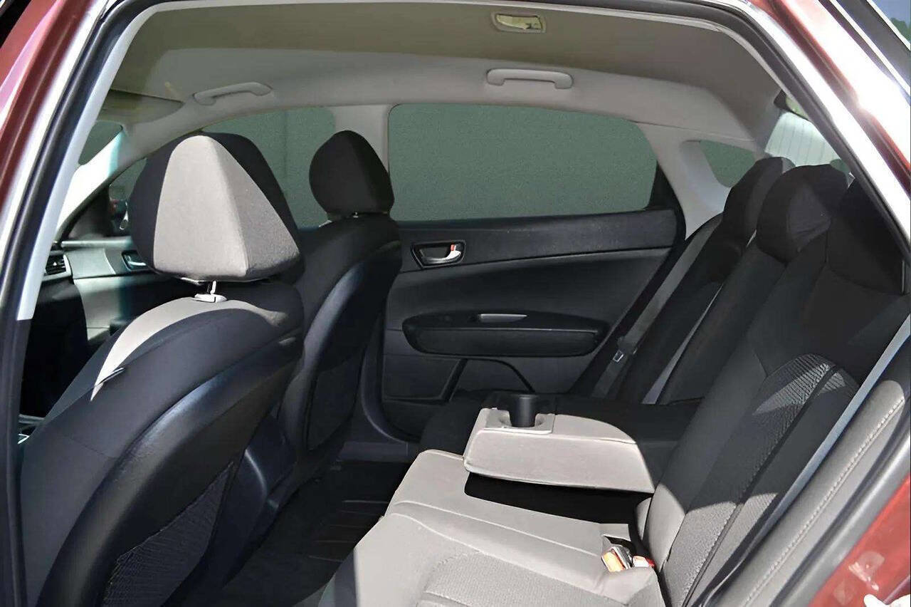 Used 2020 Kia Optima LX image 16