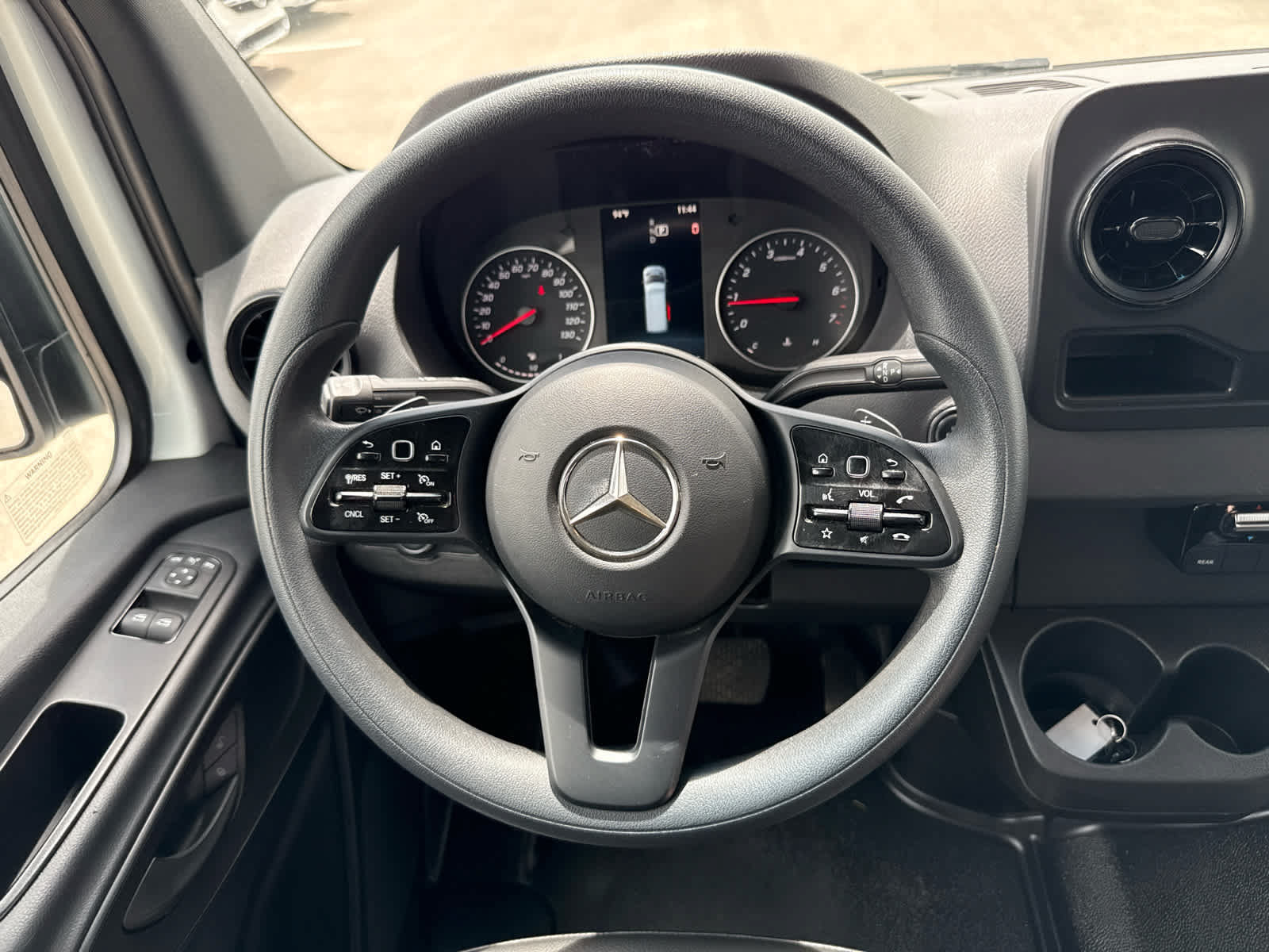 Used 2023 Mercedes-Benz Sprinter 2500 image 22