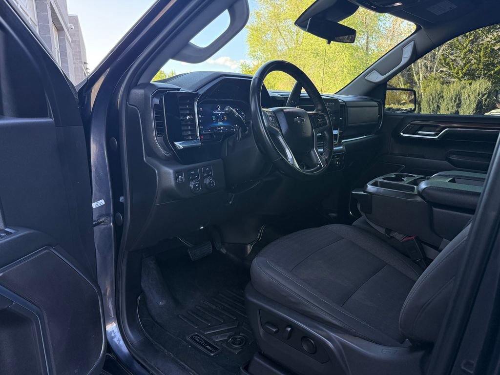 Used 2023 Chevrolet Silverado 1500 RST AWD/4WD image 35