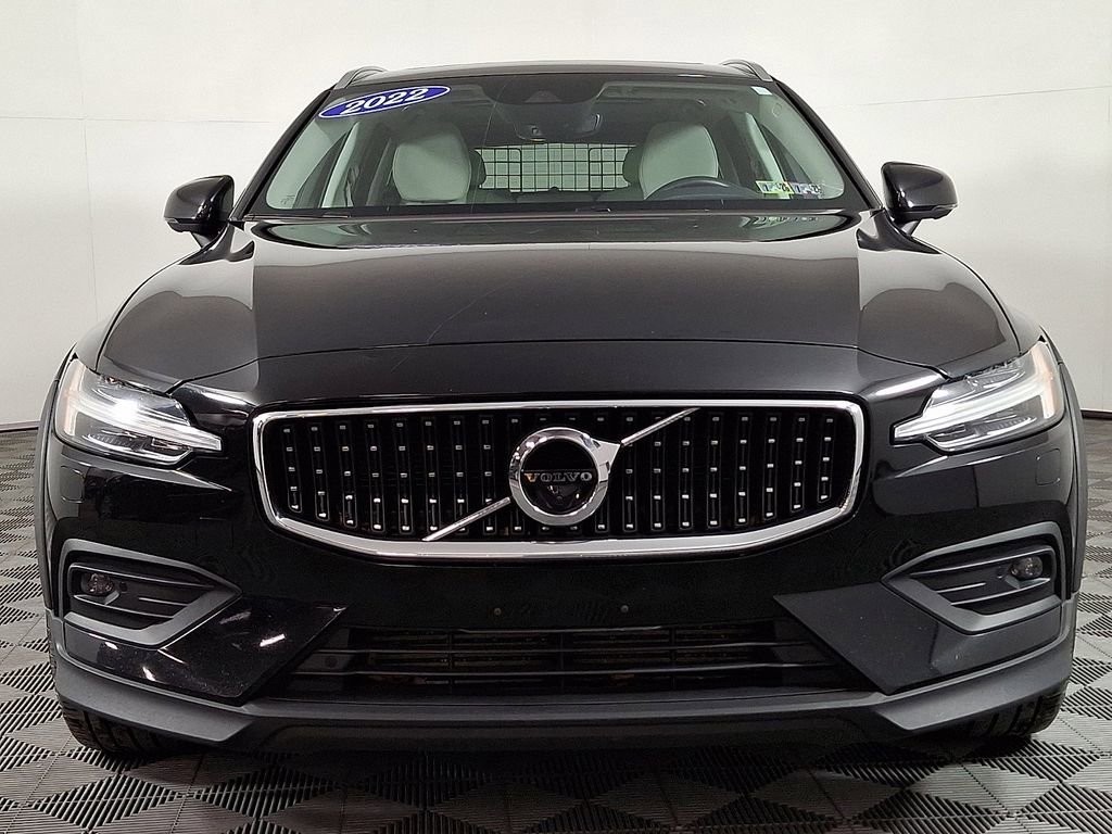 Used 2022 Volvo V60 T5 Cross Country w/ Advanced Package image 6