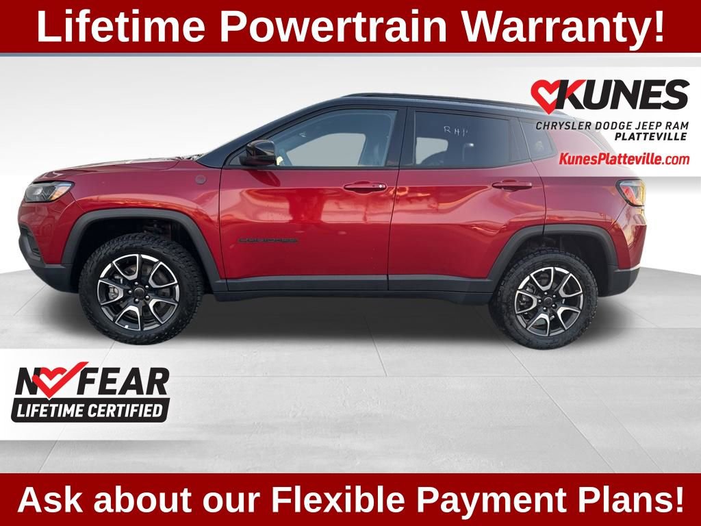 Used 2025 Jeep Compass Trailhawk image 8