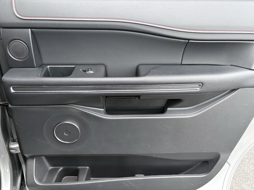 Used 2022 Ford Expedition Max Limited image 31