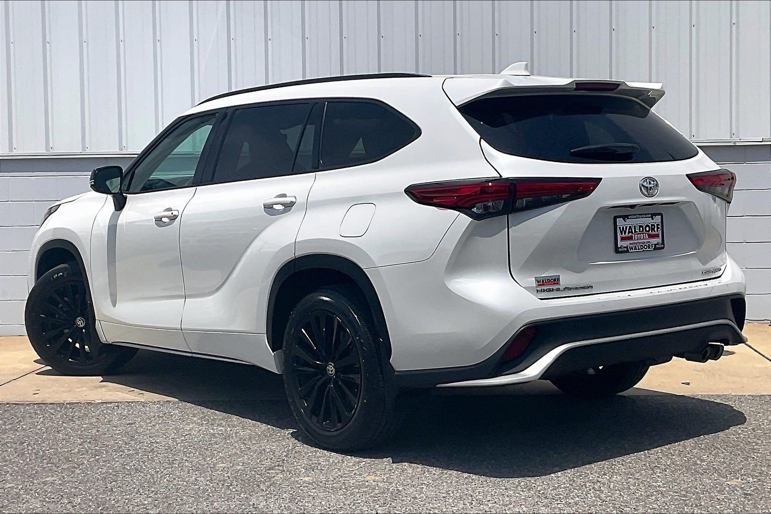 Used 2023 Toyota Highlander XSE AWD/4WD image 15