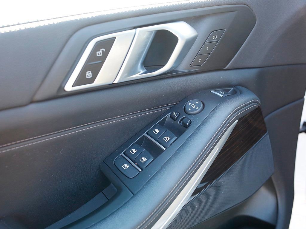Used 2023 BMW X5 xDrive40i w/ Premium Package AWD/4WD image 26