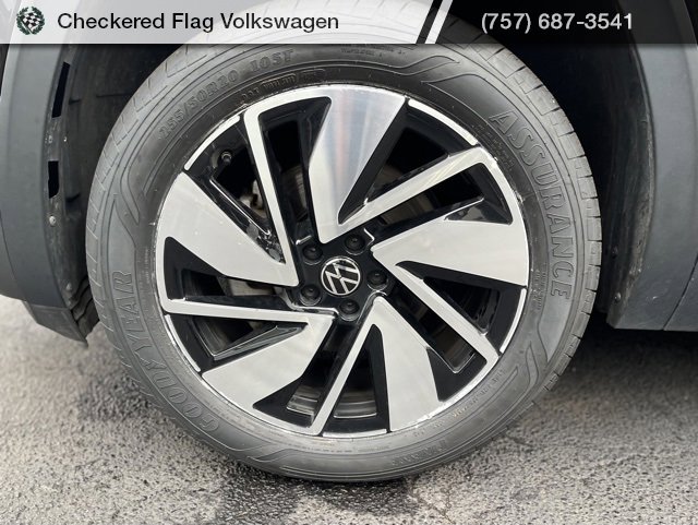 Used 2024 Volkswagen Atlas SE image 3