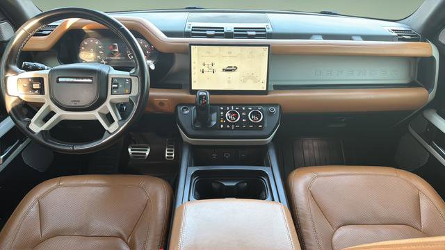 Used 2023 Land Rover Defender 130 SE image 25