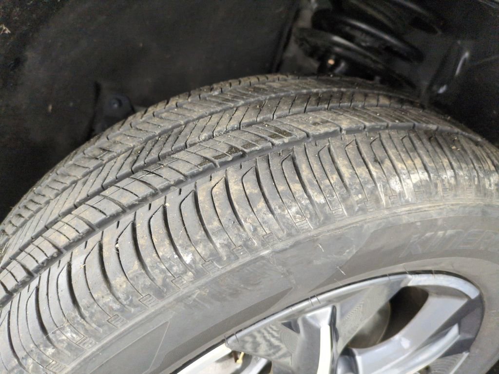 Certified 2025 Honda HR-V EX-L image 31