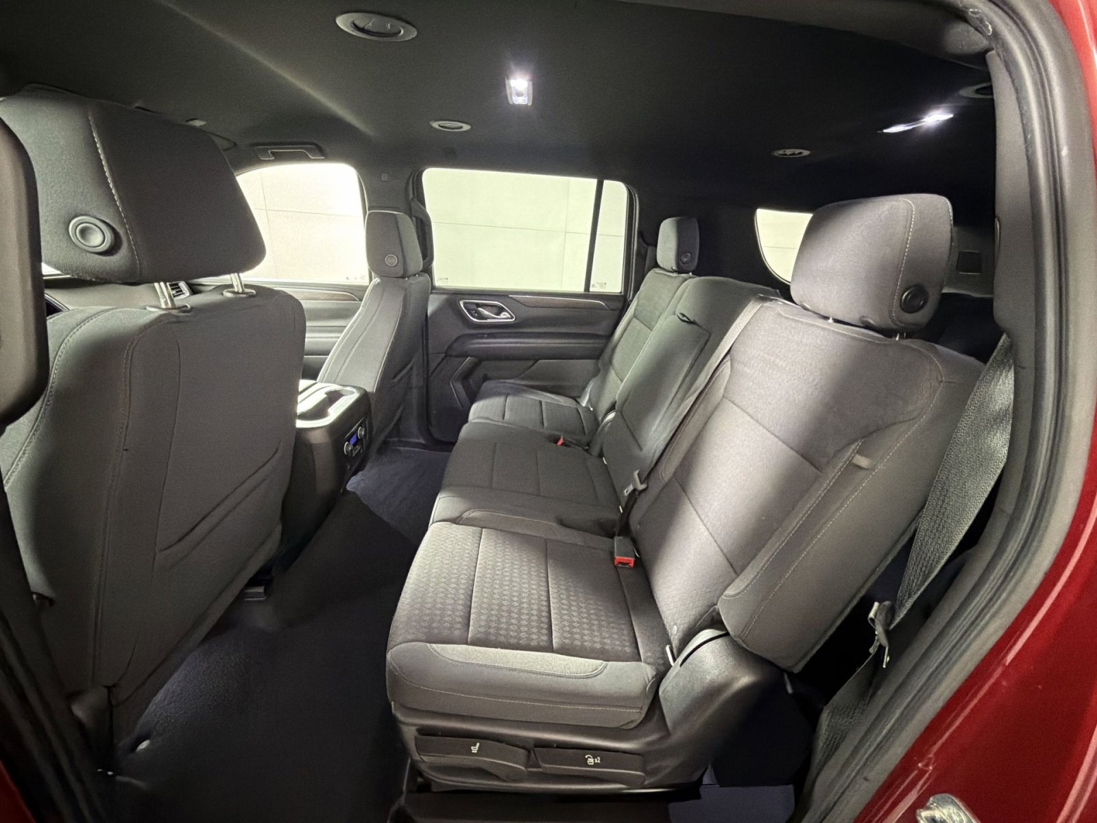 Used 2021 Chevrolet Suburban LS image 24