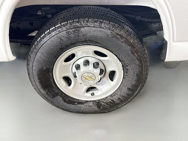 New 2025 Chevrolet Express 2500 w/ Driver Convenience Package RWD image 30