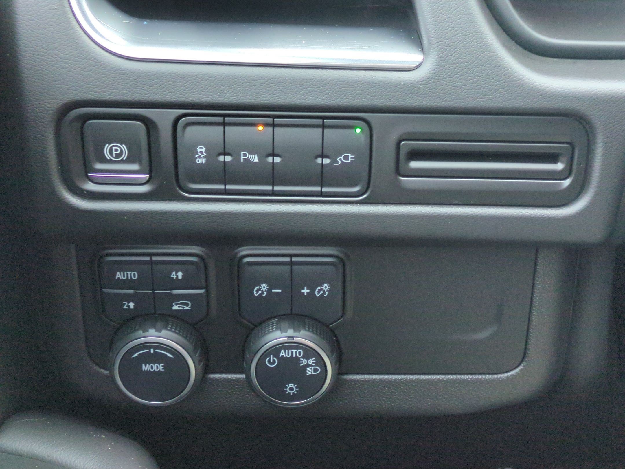 Used 2021 Chevrolet Suburban LT AWD/4WD image 38