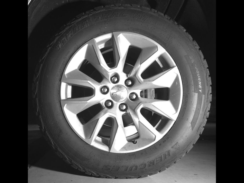 Used 2019 Chevrolet Silverado 1500 Custom w/ Custom Max Trailering Package AWD/4WD image 12