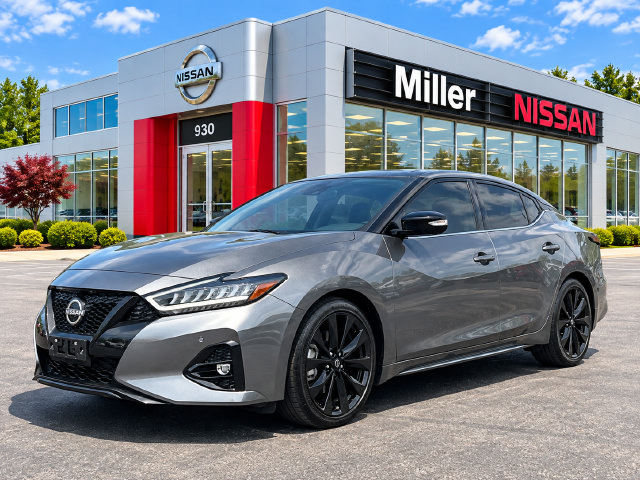 Certified 2023 Nissan Maxima SR w/ Sport Mat Group FWD image 2