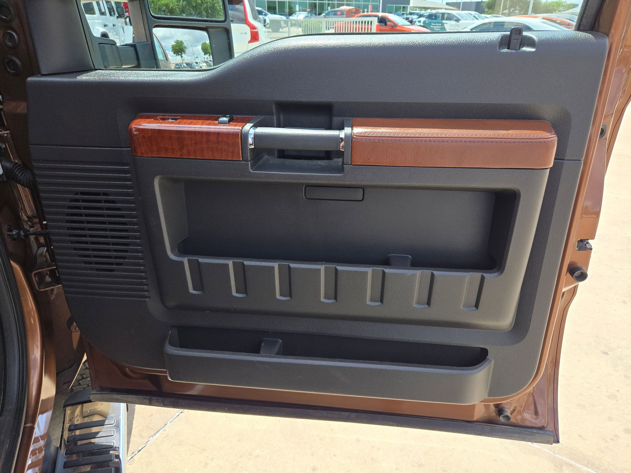 Used 2011 Ford F350 King Ranch w/ King Ranch w/Chrome Pkg AWD/4WD image 31