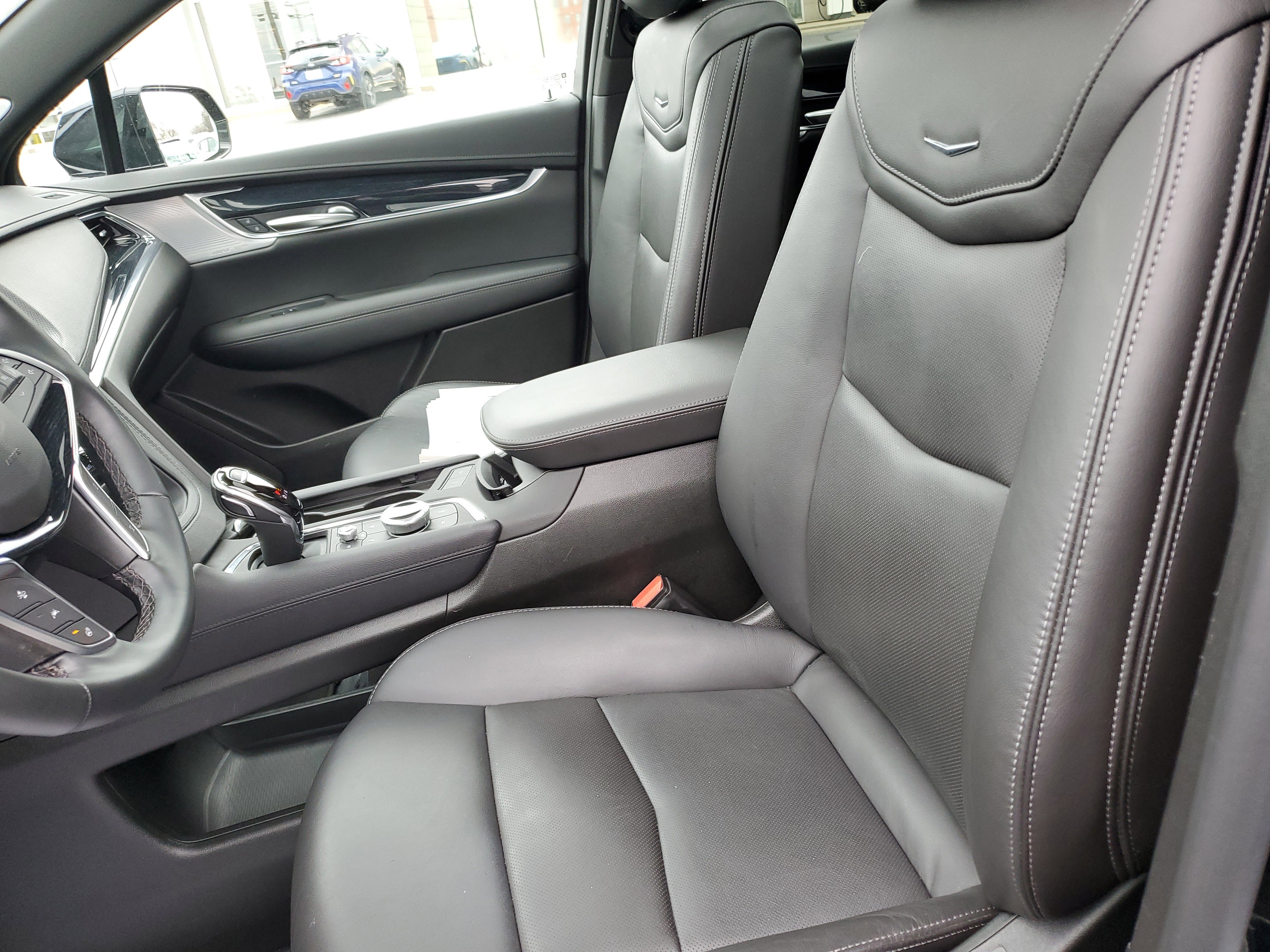 Used 2025 Cadillac XT5 Premium Luxury image 13