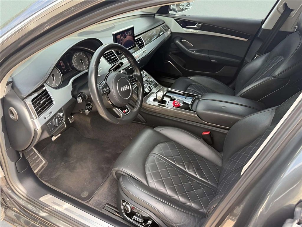 Used 2015 Audi S8 w/ S8 Driver Assistance Package AWD/4WD image 6