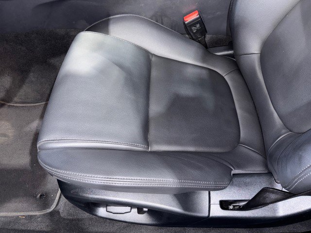 Used 2017 Jaguar XE Premium image 52