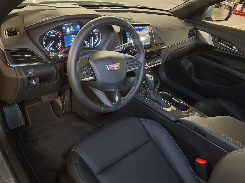 Used 2026 Cadillac CT4 Luxury image 3