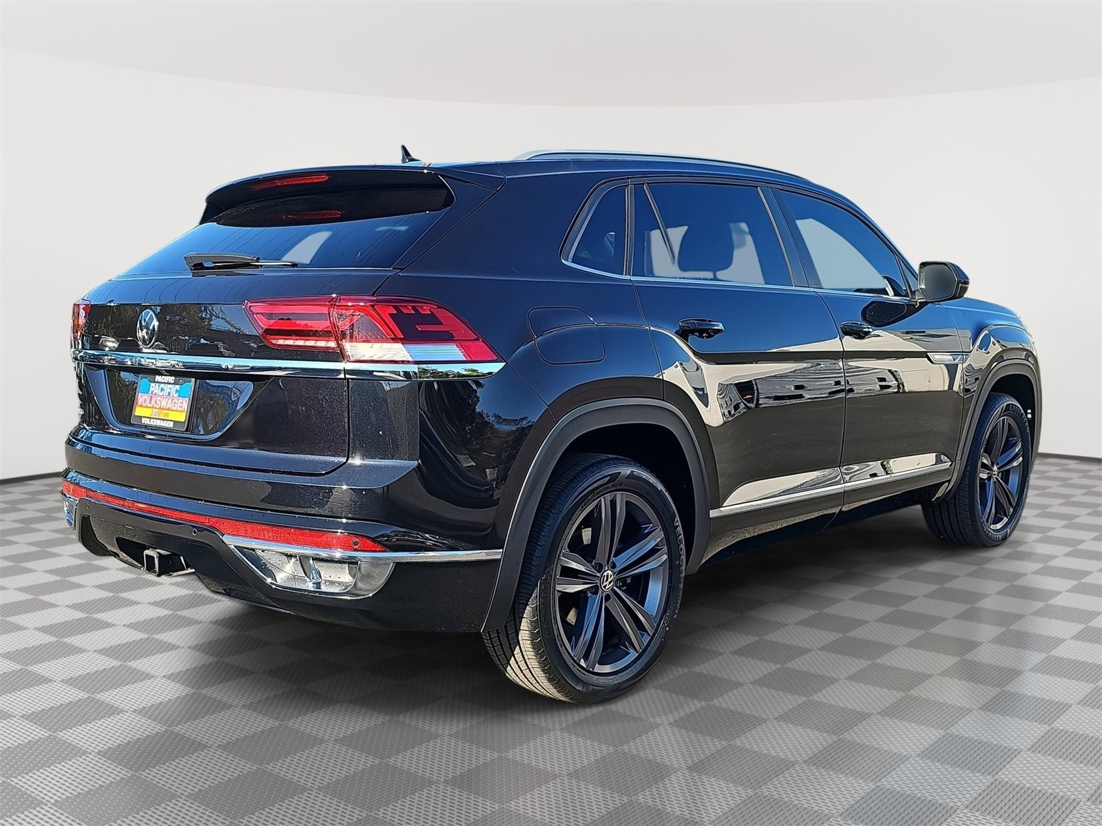 Used 2021 Volkswagen Atlas Cross Sport SE w/ Panoramic Sunroof Package image 5