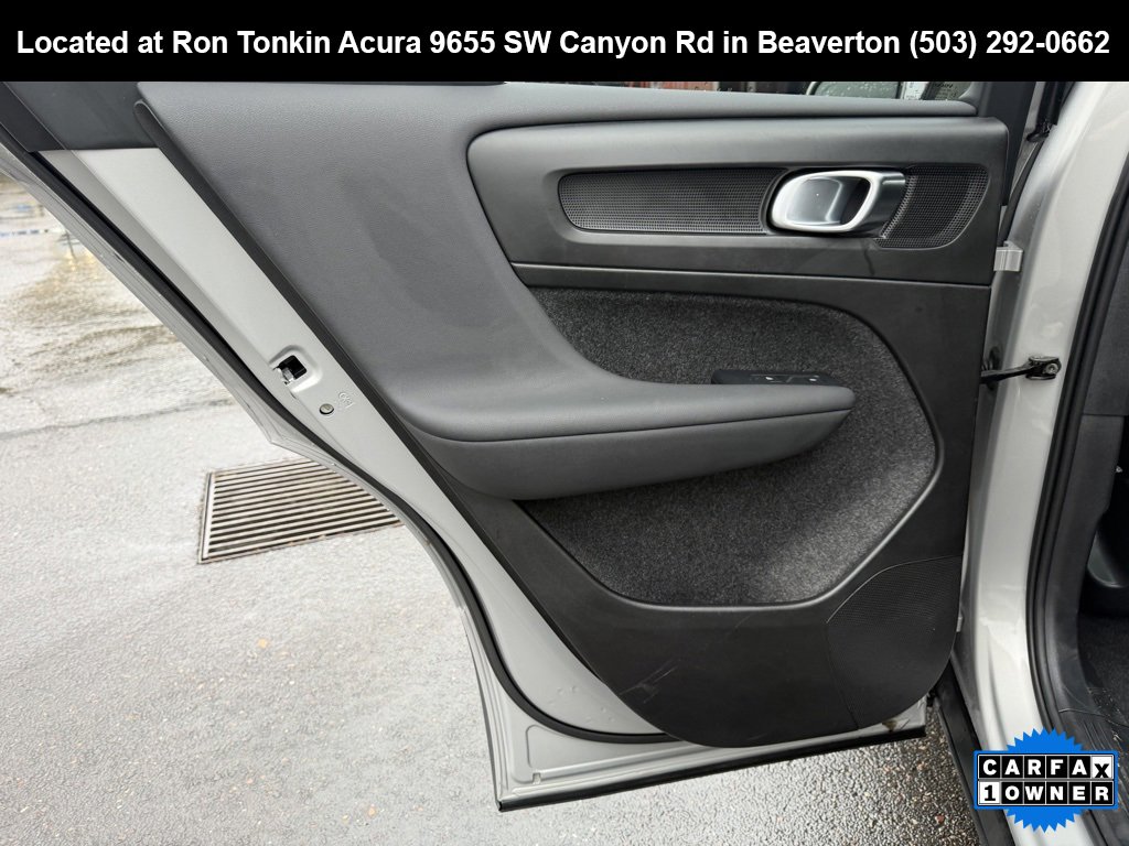 Used 2024 Volvo XC40 B5 Core image 28