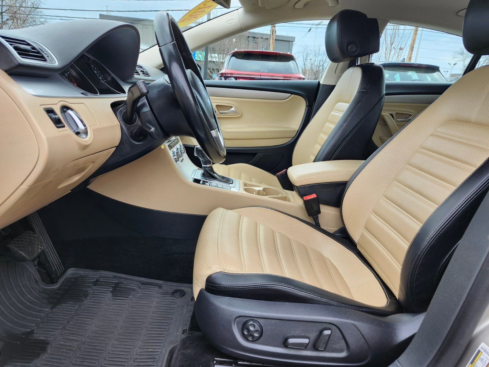 Used 2013 Volkswagen CC Sport image 19