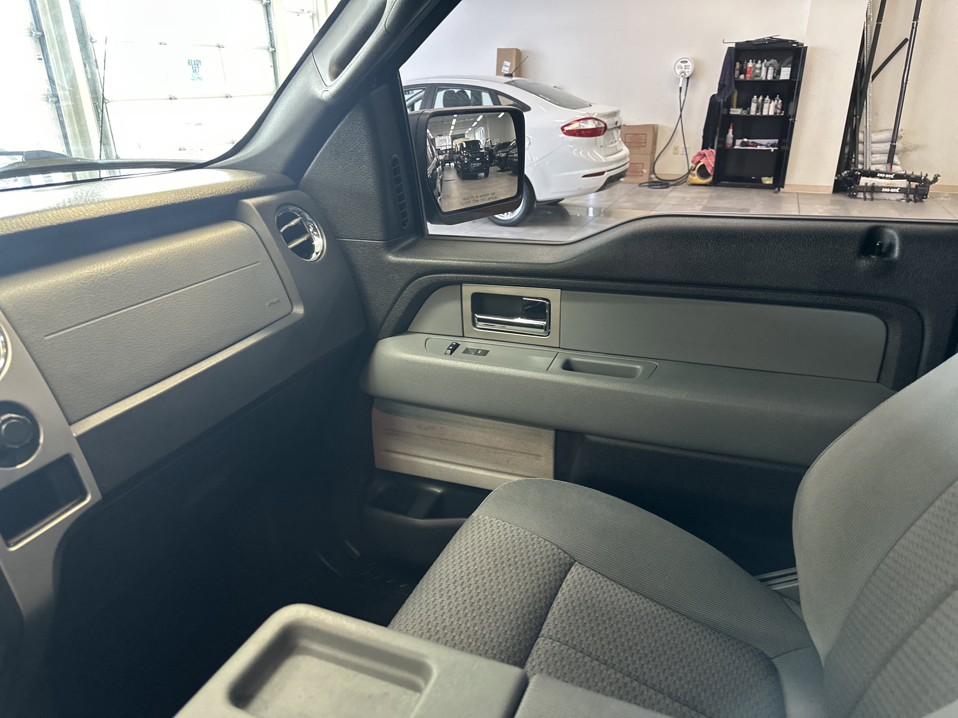 Used 2011 Ford F150 XLT w/ XLT Chrome Pkg image 26