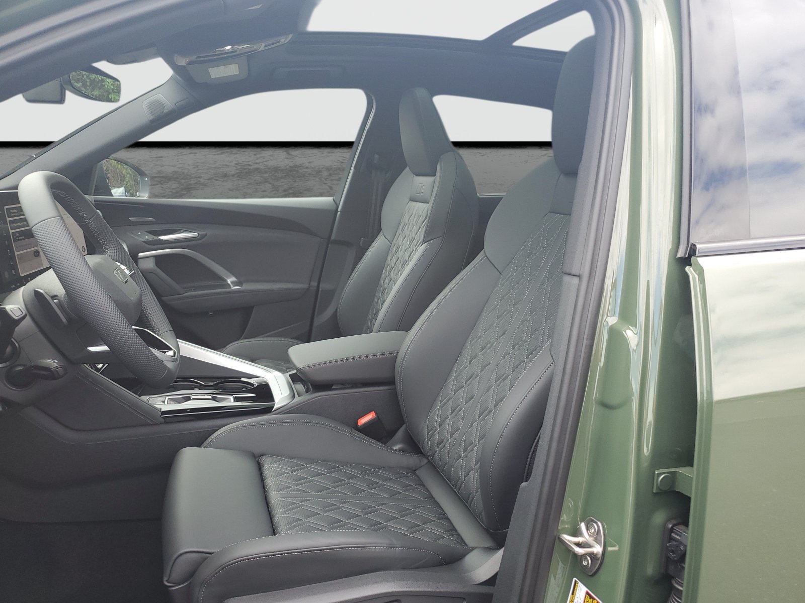 New 2026 Audi SQ5 Prestige AWD/4WD image 18