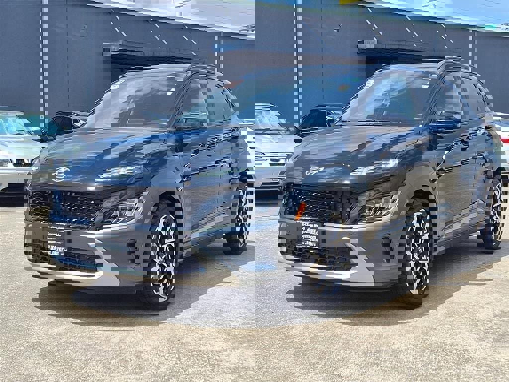 Used 2022 Hyundai Kona Limited w/ Winter Weather Package image 4