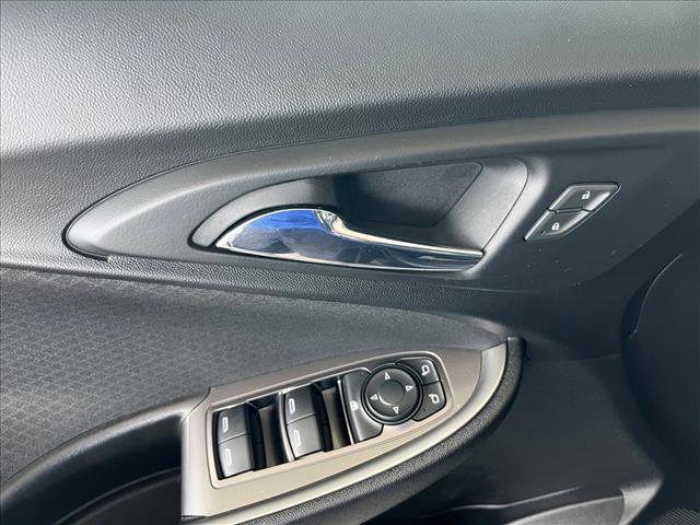 Used 2017 Chevrolet Malibu LS FWD image 17
