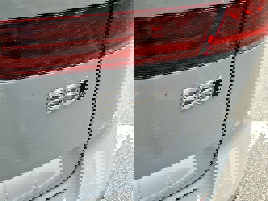 New 2026 Volvo XC60 B5 Plus w/ Protection Package Premier AWD/4WD image 6