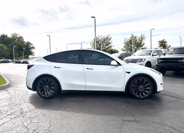 Used 2020 Tesla Model Y Performance AWD/4WD image 16