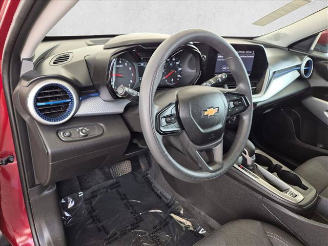 Used 2025 Chevrolet Trax LS w/ LS Convenience Package FWD image 10