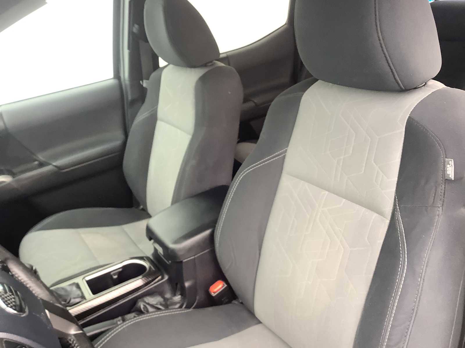 Used 2020 Toyota Tacoma TRD Sport image 11