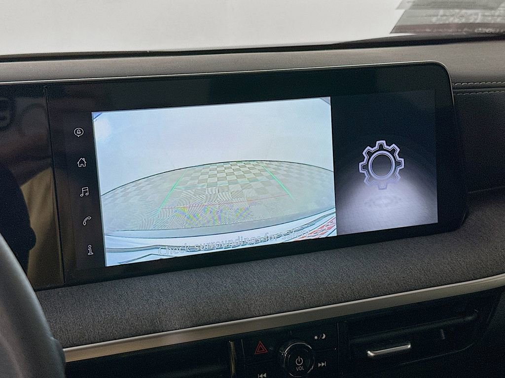 Certified 2025 Nissan Kicks SV AWD/4WD image 17