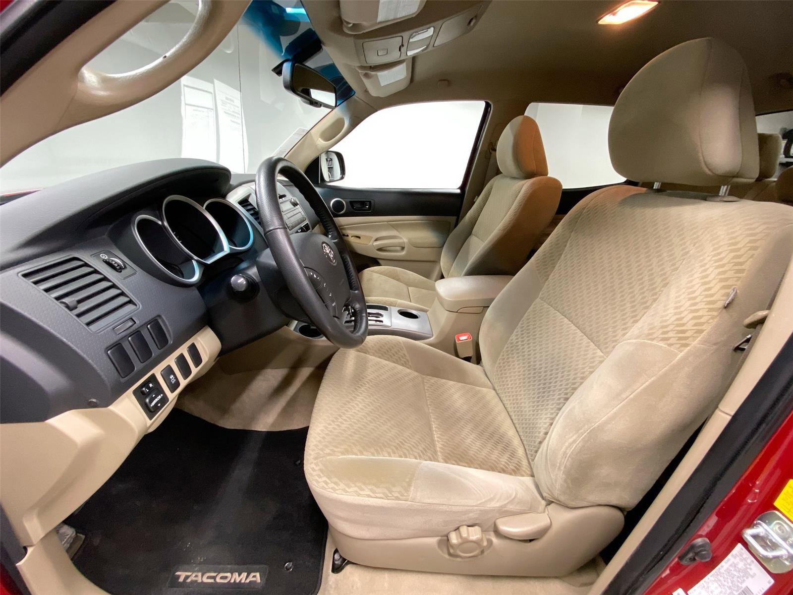 Used 2011 Toyota Tacoma PreRunner image 17