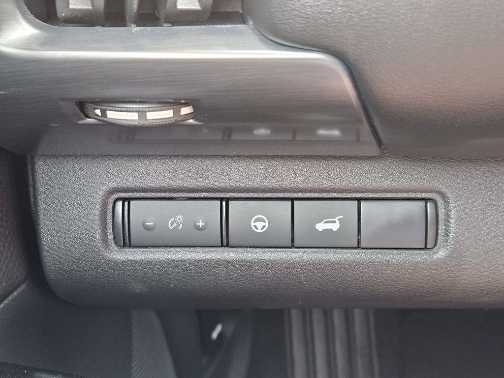Used 2025 Nissan Pathfinder SL AWD/4WD image 27