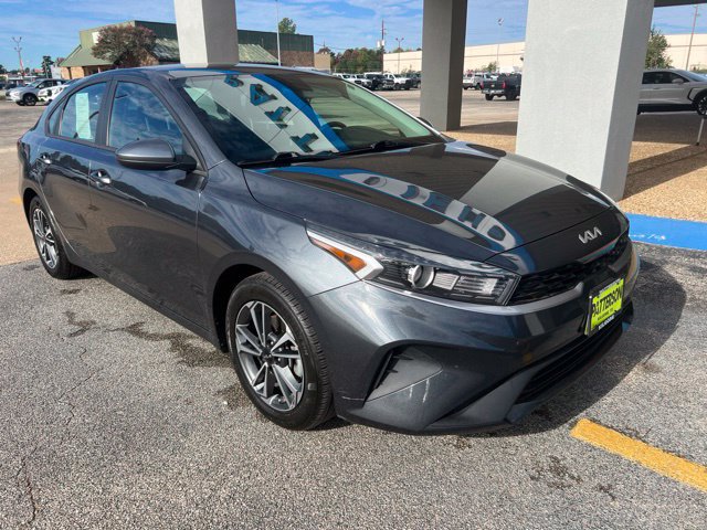 Used 2024 Kia Forte LXS FWD image 2