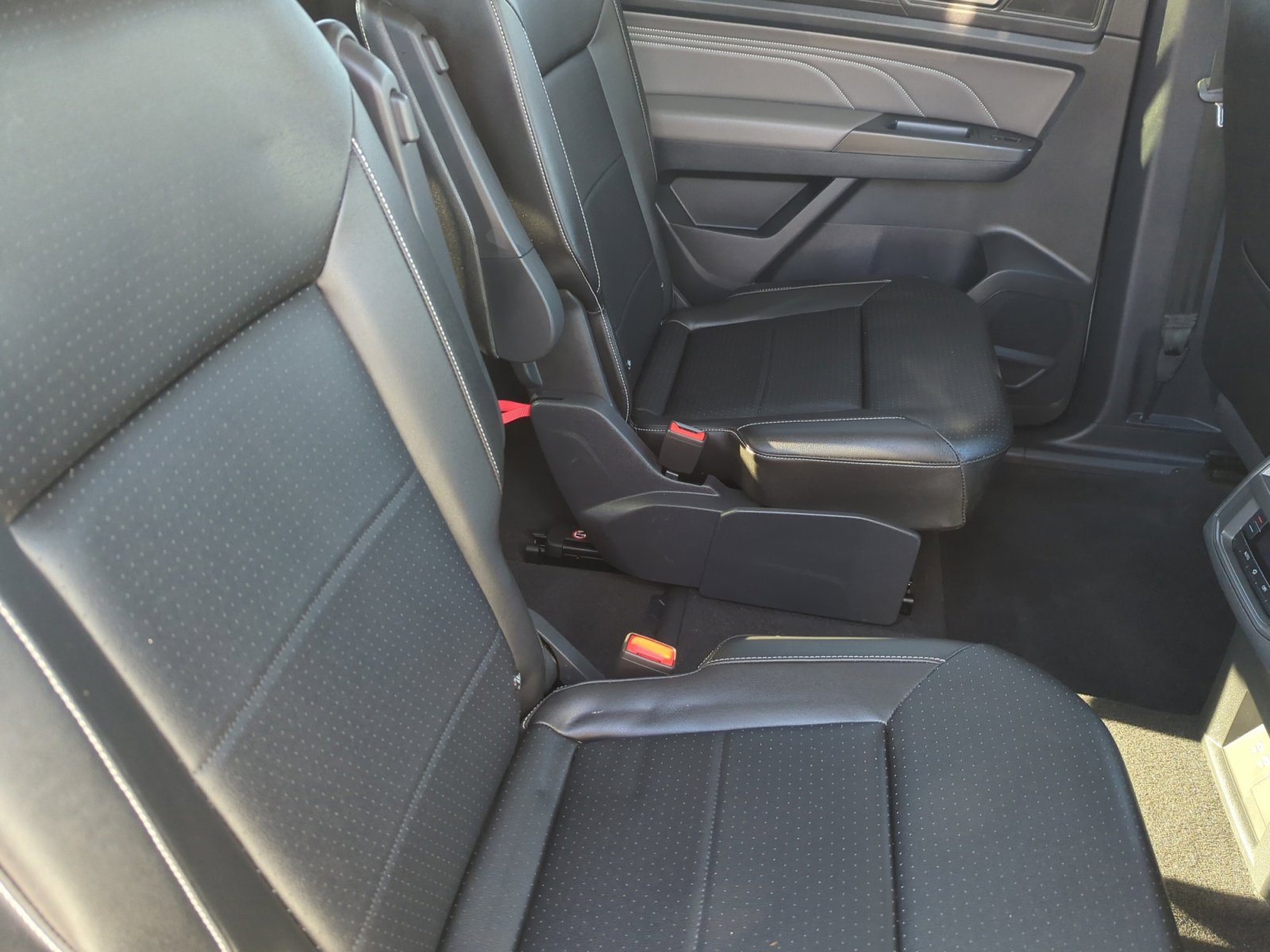 Used 2023 Volkswagen Atlas SE w/ Panoramic Sunroof Package image 18