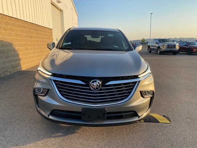 Used 2024 Buick Enclave Premium image 3