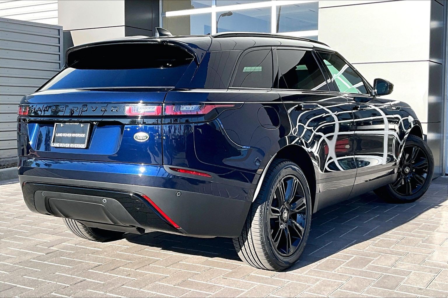 Used 2022 Land Rover Range Rover Velar S AWD/4WD image 12
