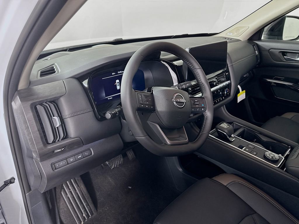 New 2026 Nissan Pathfinder Platinum image 13