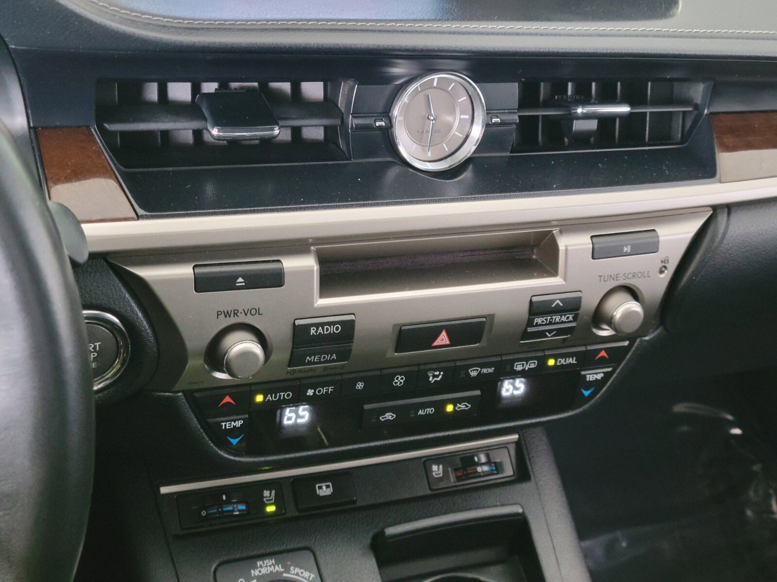 Used 2013 Lexus ES 350 w/ Luxury Pkg image 24