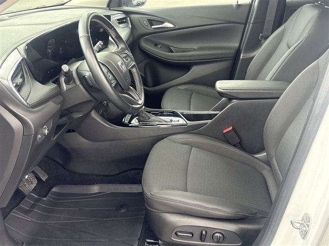 Certified 2024 Buick Encore GX Preferred w/ Comfort Package FWD image 18