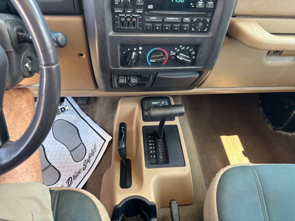 Used 2002 Jeep Wrangler Sahara AWD/4WD image 16