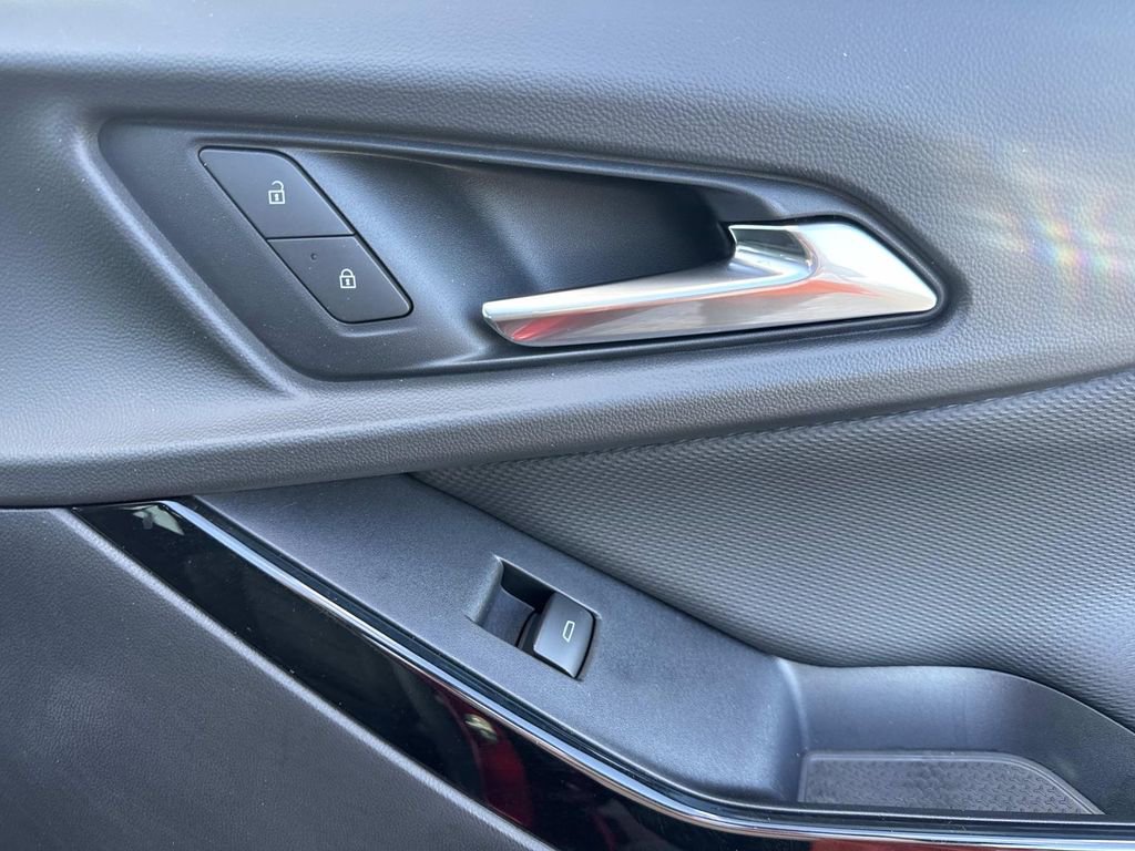 New 2026 Chevrolet Equinox LT image 14