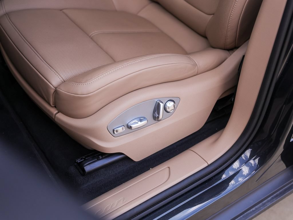 Certified 2026 Porsche Macan AWD/4WD image 50