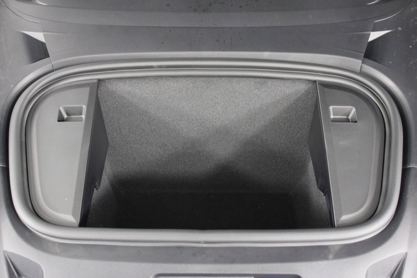 New 2026 Porsche Taycan 4S image 19