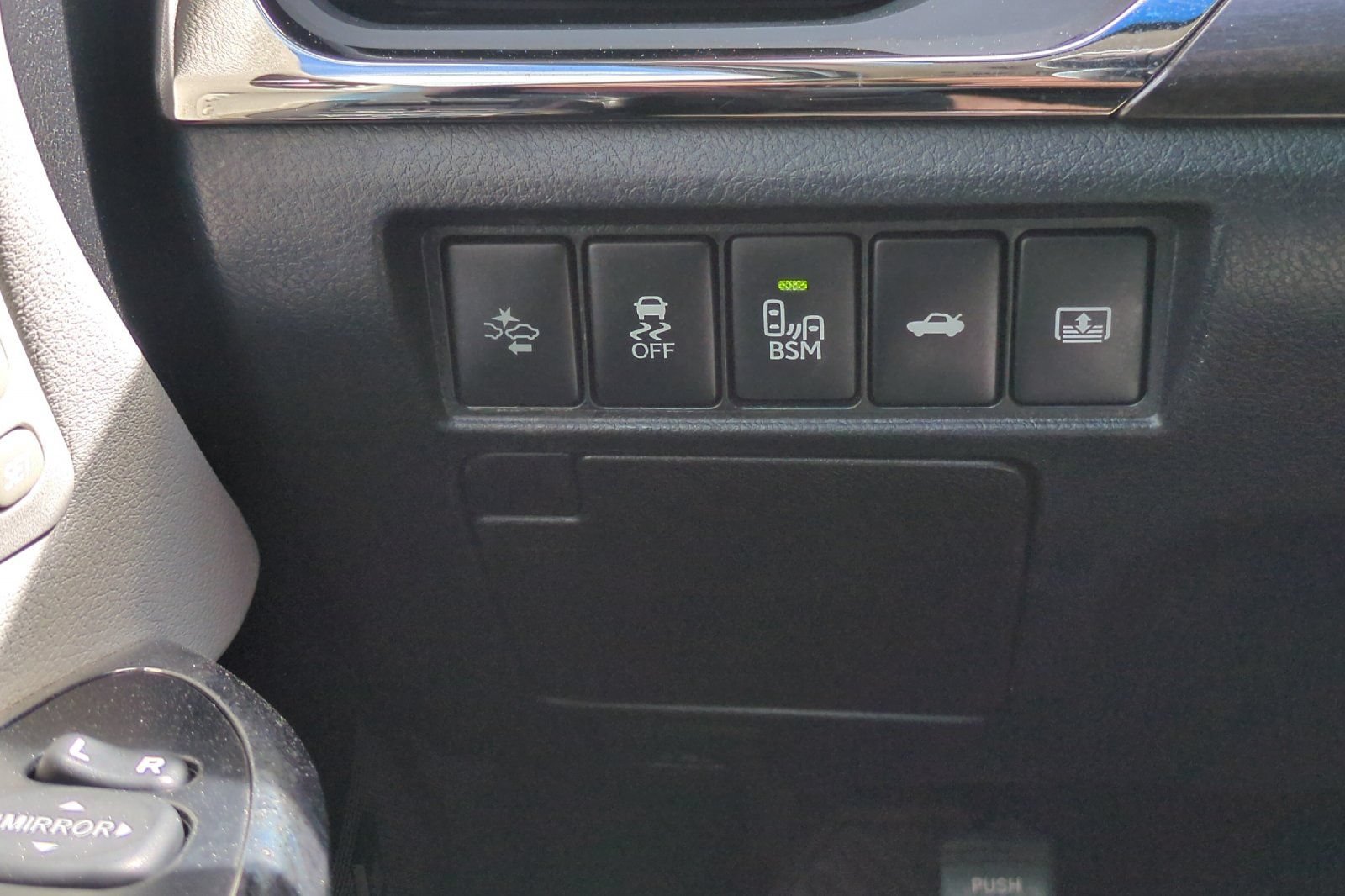 Used 2016 Toyota Avalon XLE Plus FWD image 40