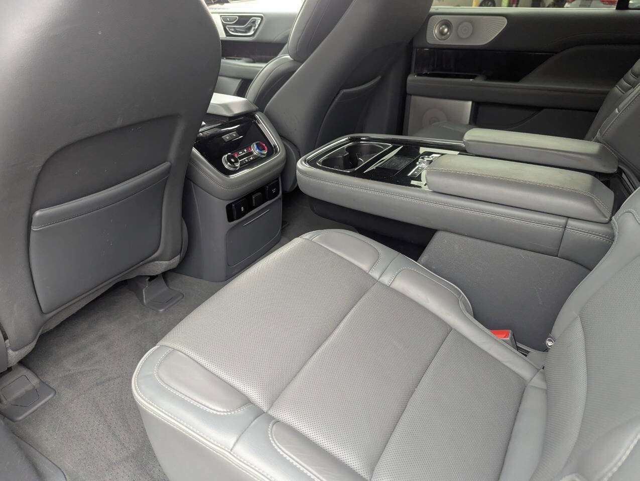 Used 2019 Lincoln Navigator L Reserve w/ Cargo Package AWD/4WD image 23