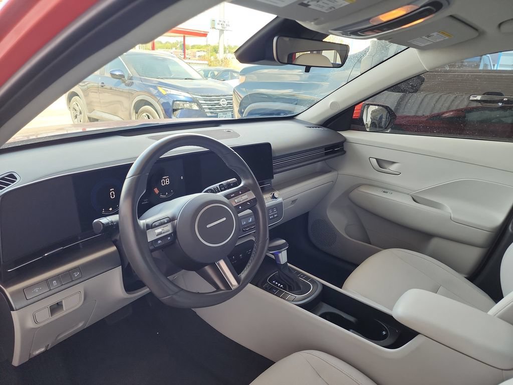 Used 2025 Hyundai Kona SEL AWD/4WD image 13